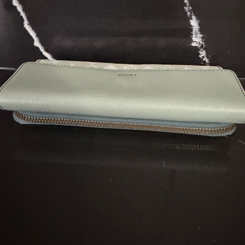 Fossil Sage Green Logo Zip Around Wallet Check Pattern NWT - Picture 4 of 11
